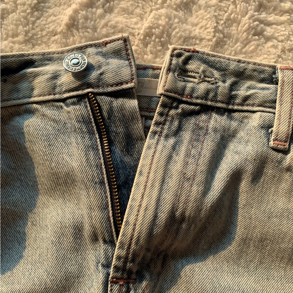 7FAM Denim Mini in Lightwash - Picture 7 of 8